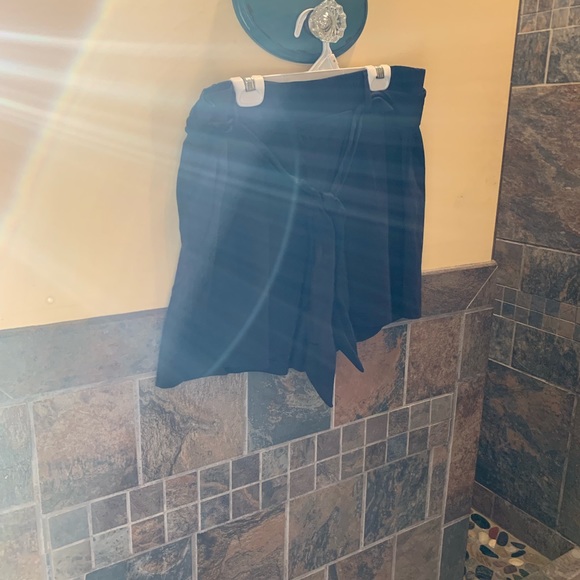 Loft Navy Short NWT - Picture 2 of 3